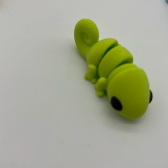 3D printed 4 Pack geckochameleon, narwhal, frog Fidget Toy Fun Collectible Stre… - Picture 3 of 5